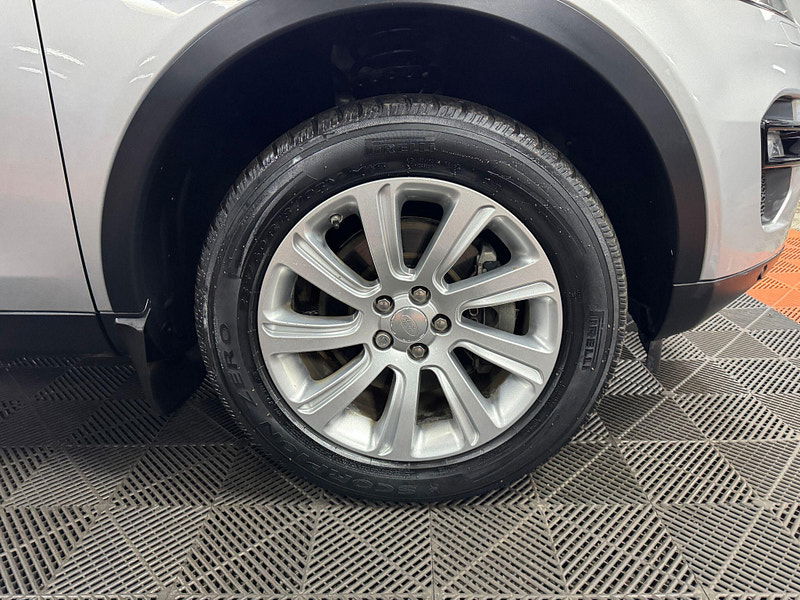 Land Rover Discovery Sport 2.2 SD4 SE Tech 4WD Euro 5 (s/s) 5dr 5dr Manual 2025