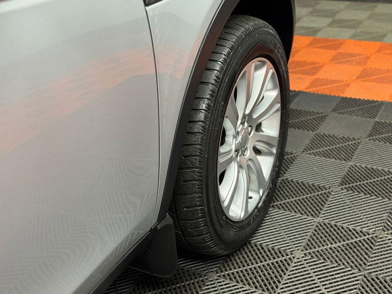 Land Rover Discovery Sport 2.2 SD4 SE Tech 4WD Euro 5 (s/s) 5dr 5dr Manual 2025