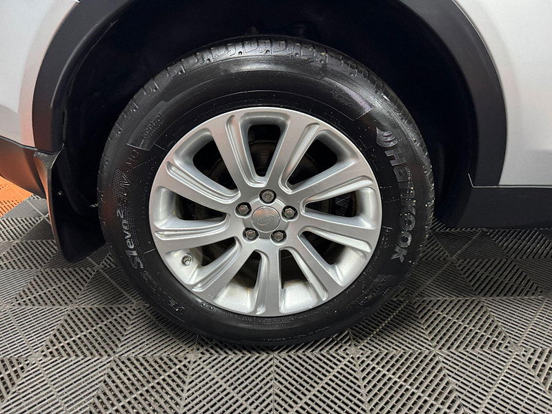 Land Rover Discovery Sport 2.2 SD4 SE Tech 4WD Euro 5 (s/s) 5dr 5dr Manual 2025