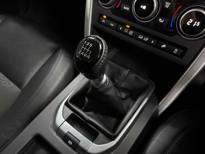 Land Rover Discovery Sport 2.2 SD4 SE Tech 4WD Euro 5 (s/s) 5dr 5dr Manual 2025