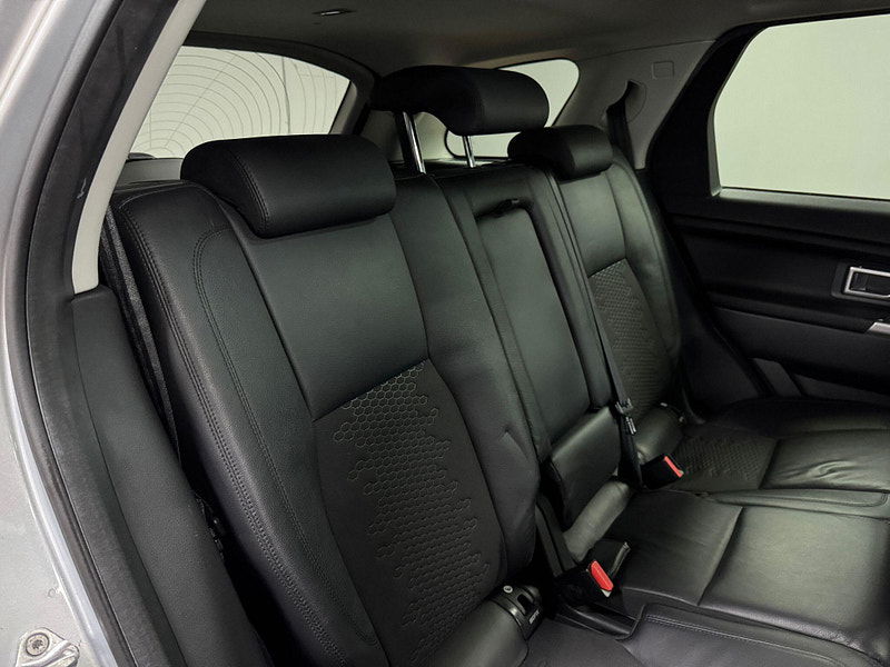 Land Rover Discovery Sport 2.2 SD4 SE Tech 4WD Euro 5 (s/s) 5dr 5dr Manual 2025