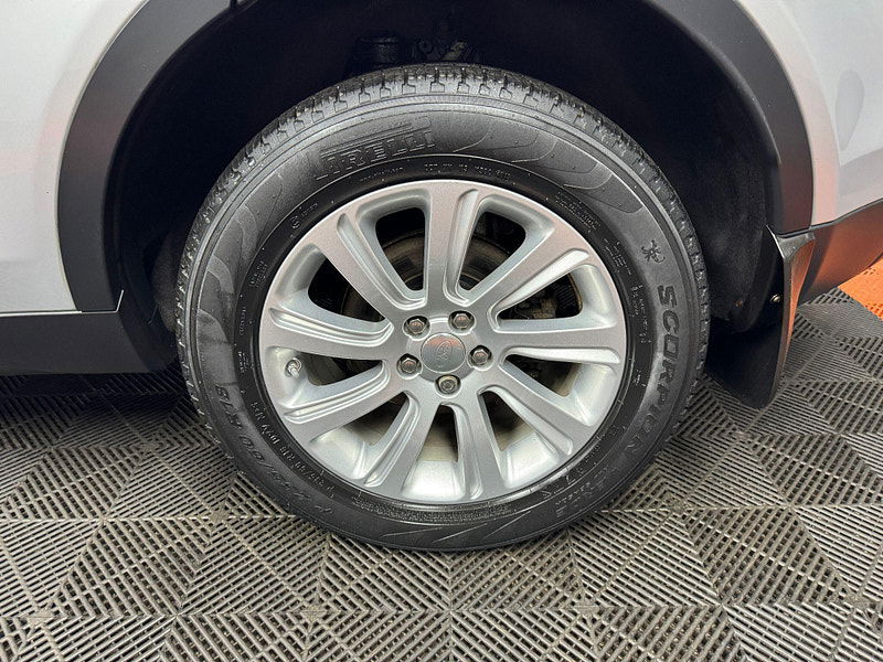 Land Rover Discovery Sport 2.2 SD4 SE Tech 4WD Euro 5 (s/s) 5dr 5dr Manual 2025