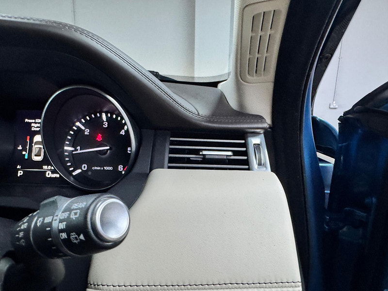 Land Rover Range Rover Evoque 2.2 SD4 Prestige Auto 4WD Euro 5 (s/s) 5dr 5dr Automatic 2026