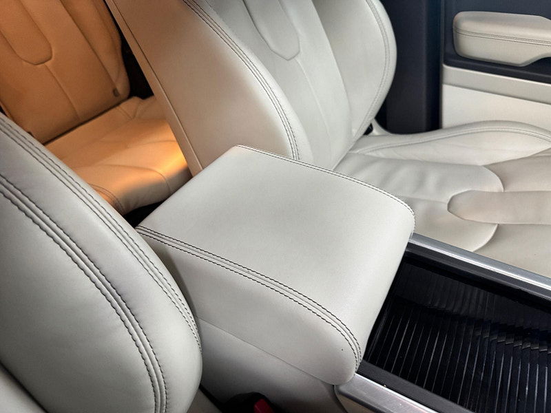 Land Rover Range Rover Evoque 2.2 SD4 Prestige Auto 4WD Euro 5 (s/s) 5dr 5dr Automatic 2026