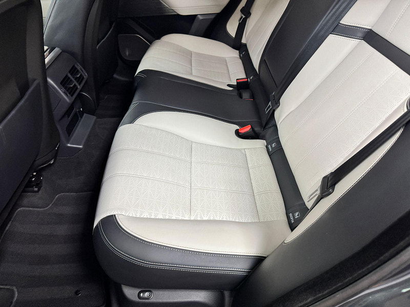 Land Rover Range Rover Velar 3.0 SD6 V6 R-Dynamic HSE Auto 4WD Euro 6 (s/s) 5dr 5dr Automatic 2025