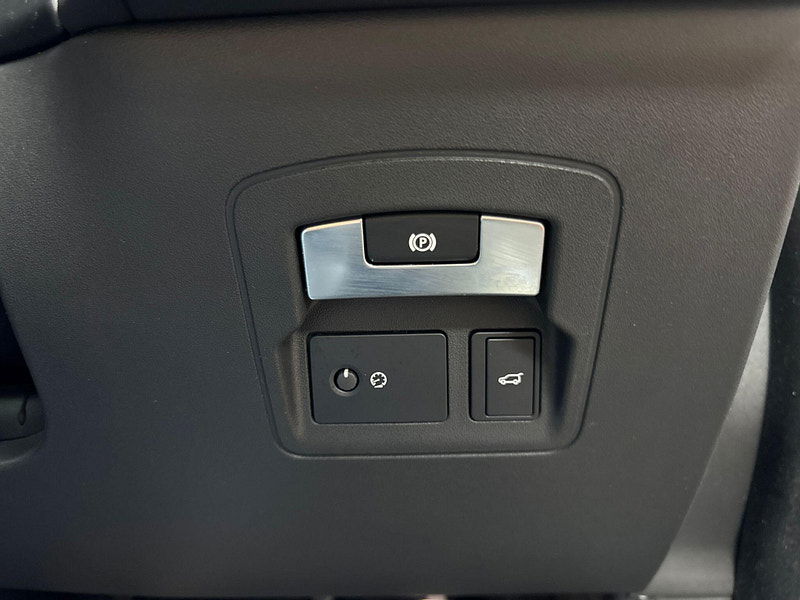 Land Rover Range Rover Velar 3.0 SD6 V6 R-Dynamic HSE Auto 4WD Euro 6 (s/s) 5dr 5dr Automatic 2025