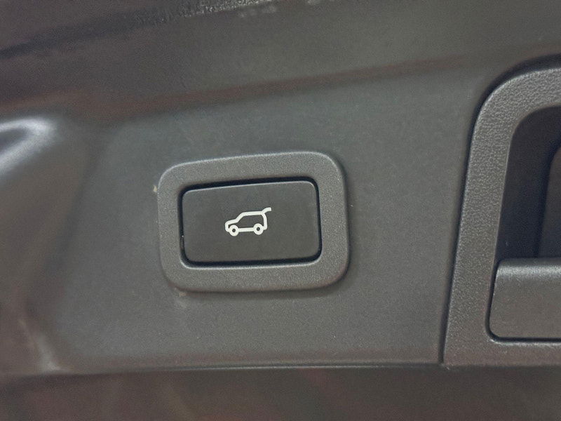 Land Rover Range Rover Velar 3.0 SD6 V6 R-Dynamic HSE Auto 4WD Euro 6 (s/s) 5dr 5dr Automatic 2025