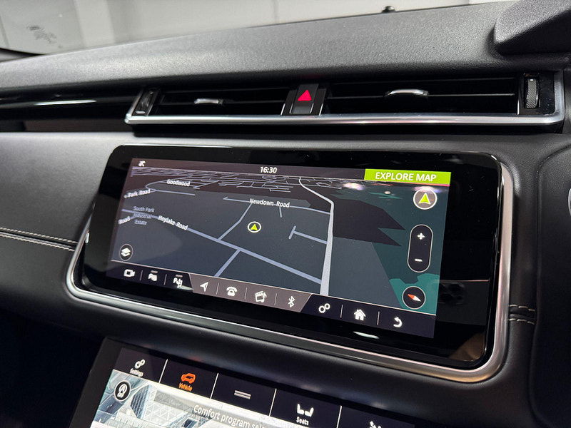 Land Rover Range Rover Velar 3.0 SD6 V6 R-Dynamic HSE Auto 4WD Euro 6 (s/s) 5dr 5dr Automatic 2025