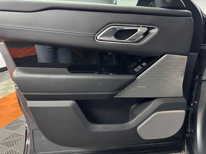 Land Rover Range Rover Velar 3.0 SD6 V6 R-Dynamic HSE Auto 4WD Euro 6 (s/s) 5dr 5dr Automatic 2025