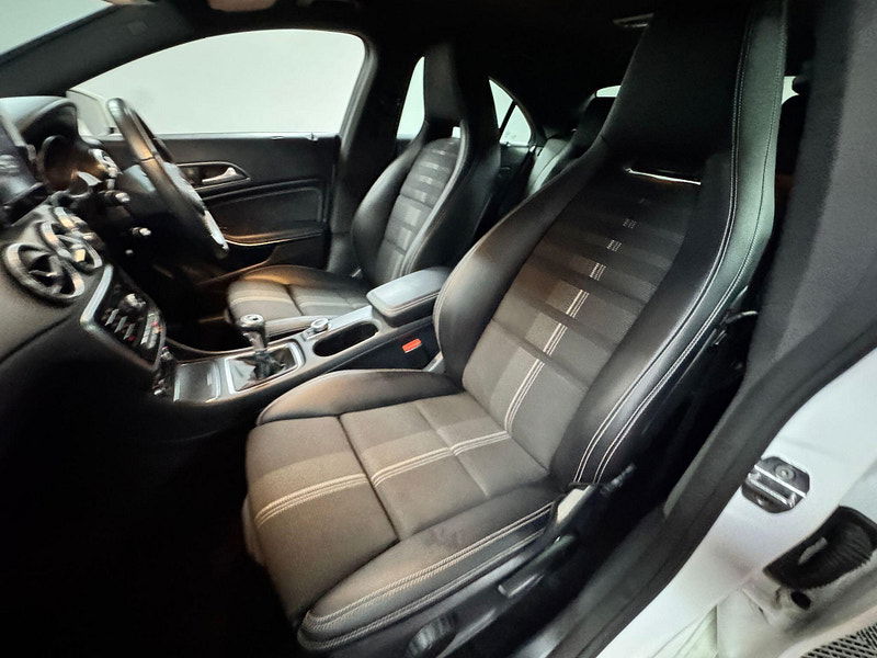 Mercedes-Benz CLA 2.1 CLA200d Sport Coupe Euro 6 (s/s) 4dr 4dr Manual 2025
