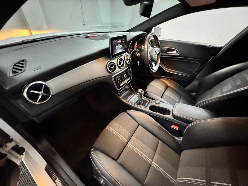 Mercedes-Benz CLA 2.1 CLA200d Sport Coupe Euro 6 (s/s) 4dr 4dr Manual 2025