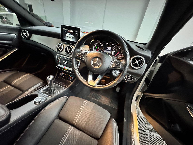 Mercedes-Benz CLA 2.1 CLA200d Sport Coupe Euro 6 (s/s) 4dr 4dr Manual 2025