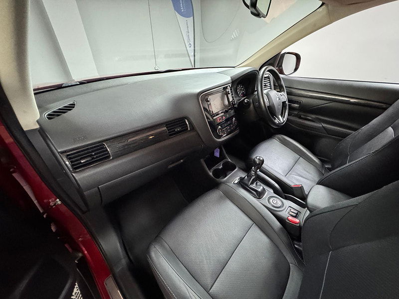 Mitsubishi Outlander 2.2 DI-D GX4 4WD Euro 6 (s/s) 5dr 5dr Manual 2025