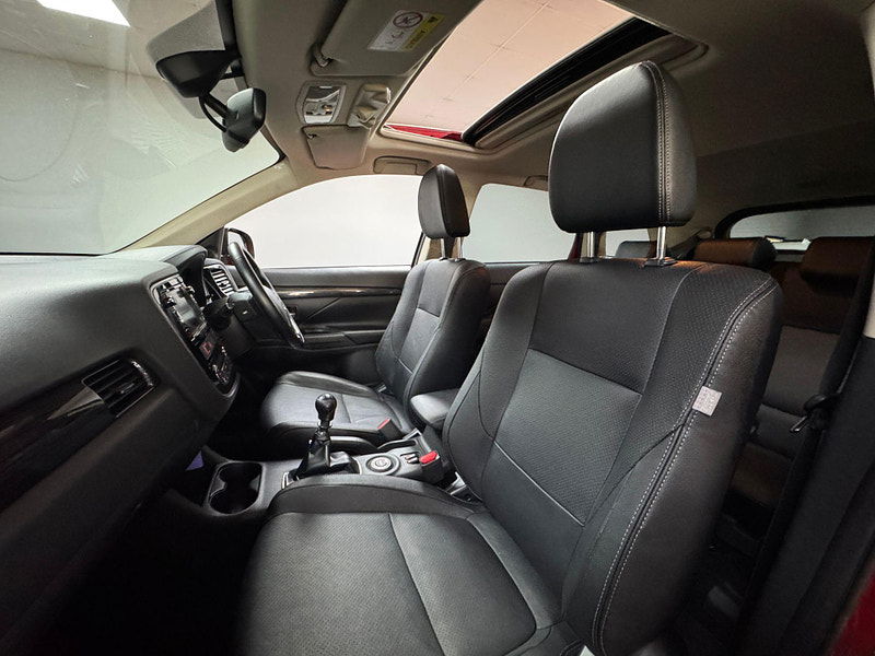 Mitsubishi Outlander 2.2 DI-D GX4 4WD Euro 6 (s/s) 5dr 5dr Manual 2025