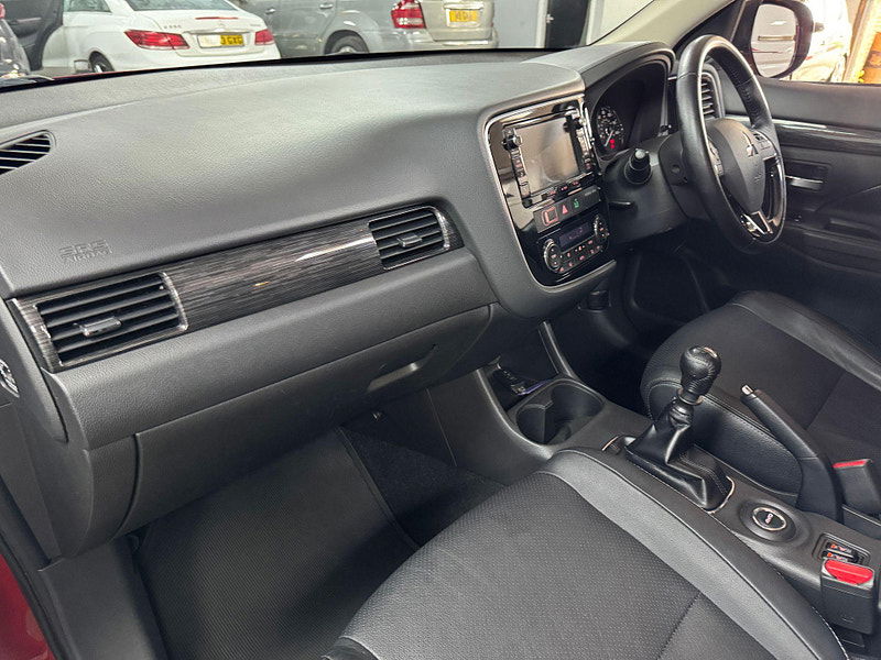 Mitsubishi Outlander 2.2 DI-D GX4 4WD Euro 6 (s/s) 5dr 5dr Manual 2025