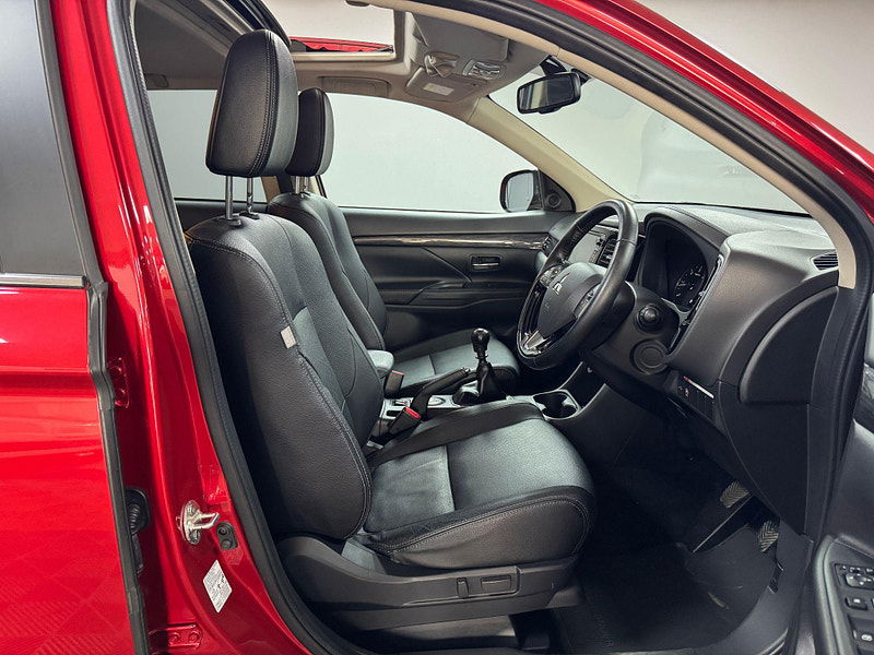Mitsubishi Outlander 2.2 DI-D GX4 4WD Euro 6 (s/s) 5dr 5dr Manual 2025