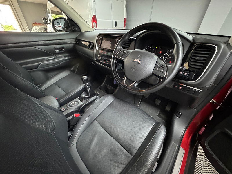Mitsubishi Outlander 2.2 DI-D GX4 4WD Euro 6 (s/s) 5dr 5dr Manual 2025