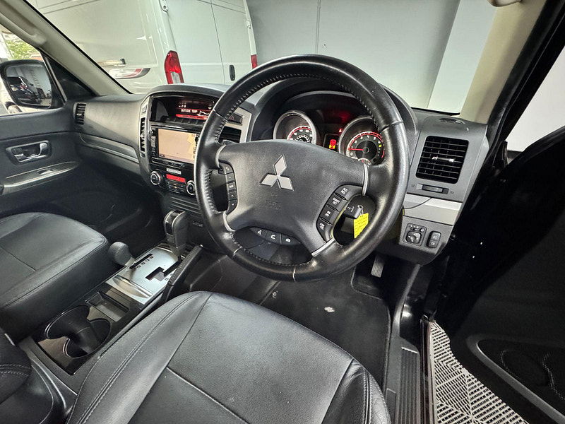 Mitsubishi Shogun 3.2 DI-DC SG3 Auto 4WD Euro 6 5dr LWB 5dr Automatic 2025
