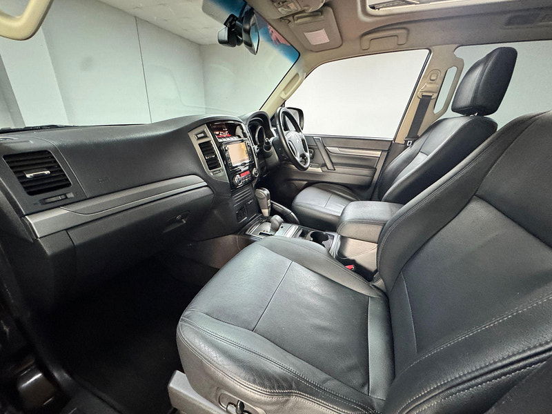 Mitsubishi Shogun 3.2 DI-DC SG3 Auto 4WD Euro 6 5dr LWB 5dr Automatic 2025