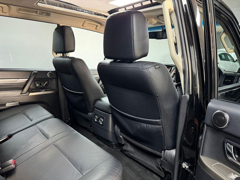 Mitsubishi Shogun 3.2 DI-DC SG3 Auto 4WD Euro 6 5dr LWB 5dr Automatic 2025