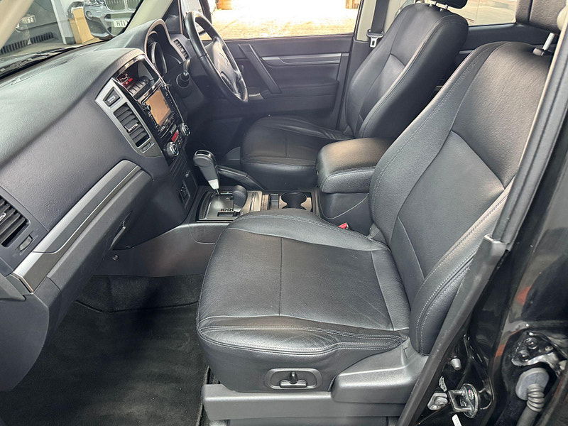 Mitsubishi Shogun 3.2 DI-DC SG3 Auto 4WD Euro 6 5dr LWB 5dr Automatic 2025