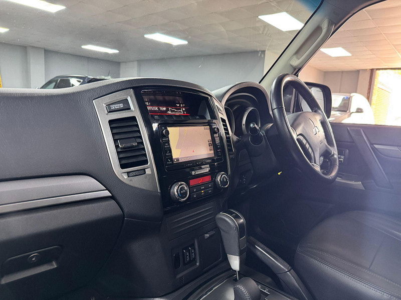 Mitsubishi Shogun 3.2 DI-DC SG3 Auto 4WD Euro 6 5dr LWB 5dr Automatic 2025
