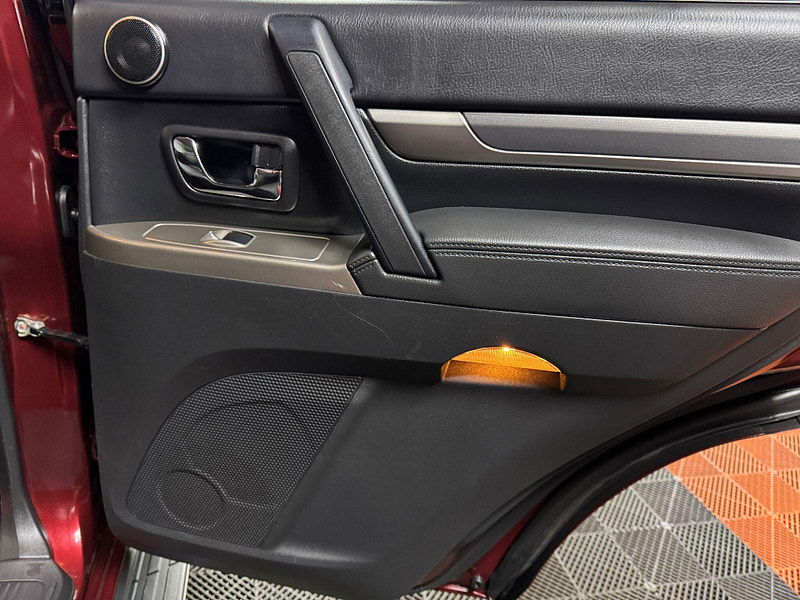 Mitsubishi Shogun 3.2 DI-DC SG3 Auto 4WD Euro 6 5dr LWB 5dr Automatic 2026