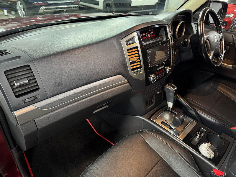 Mitsubishi Shogun 3.2 DI-DC SG3 Auto 4WD Euro 6 5dr LWB 5dr Automatic 2026