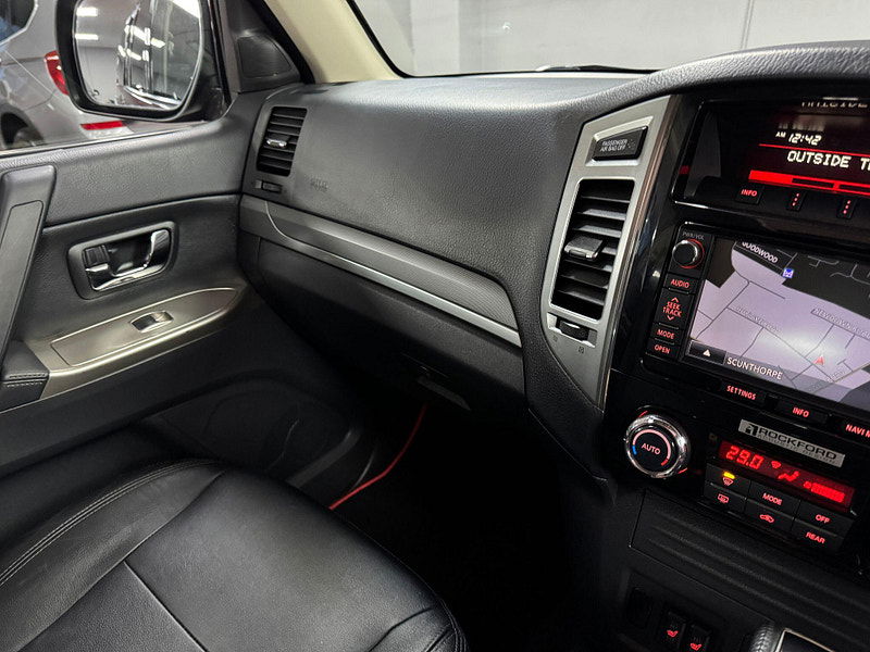 Mitsubishi Shogun 3.2 DI-DC SG3 Auto 4WD Euro 6 5dr LWB 5dr Automatic 2026