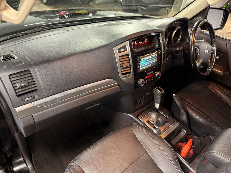 Mitsubishi Shogun 3.2 DI-DC SG3 Auto 4WD Euro 6 5dr LWB 5dr Automatic 2026