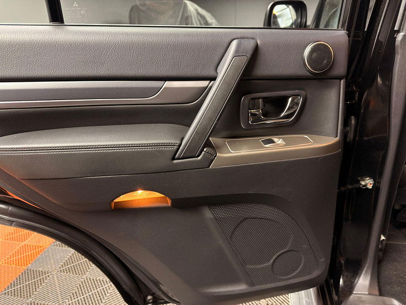 Mitsubishi Shogun 3.2 DI-DC SG3 Auto 4WD Euro 6 5dr LWB 5dr Automatic 2026