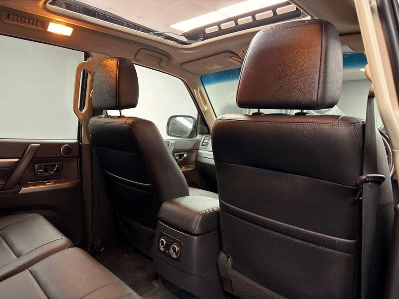 Mitsubishi Shogun 3.2 DI-DC SG3 Auto 4WD Euro 6 5dr LWB 5dr Automatic 2026