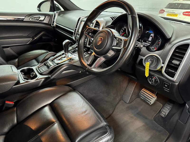 Porsche Cayenne 3.0 TD V6 TiptronicS 4WD Euro 6 (s/s) 5dr 5dr Automatic 2024