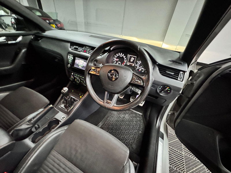 Skoda Octavia 2.0 TDI vRS Euro 5 (s/s) 5dr 5dr Manual 2025