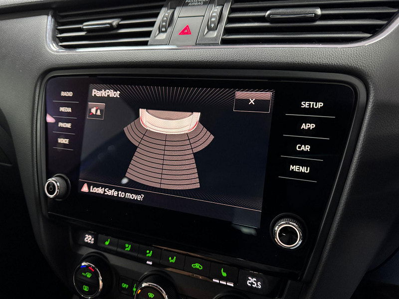 Skoda Octavia 2.0 TDI vRS Hatchback 5dr Diesel Manual Euro 6 (s/s) (184 ps) 5dr Manual 2025