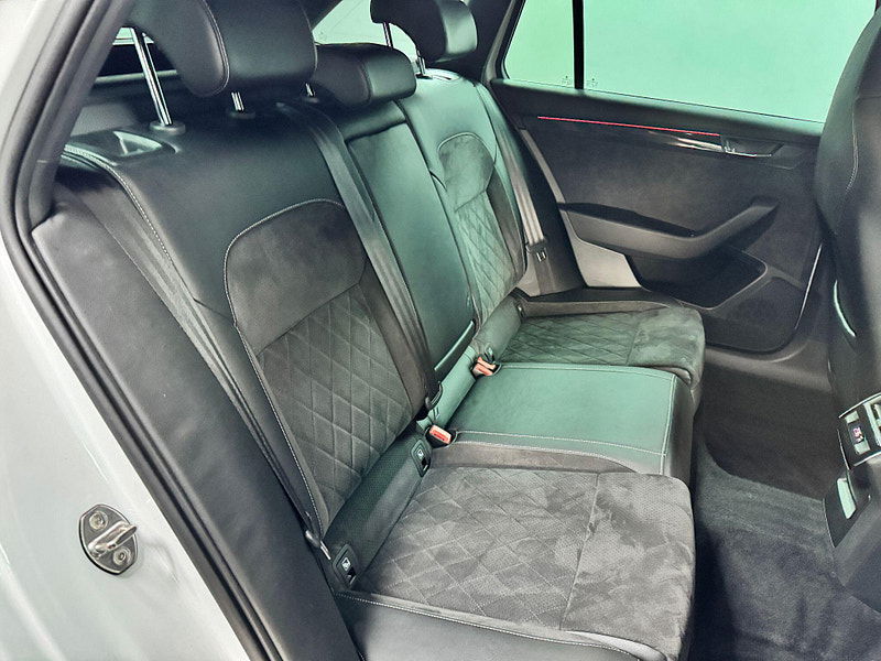 Skoda Superb 2.0 TDI SportLine DSG Auto 6Spd Euro 6 (s/s) 5dr 5dr Automatic 2025