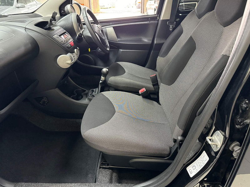 Toyota Aygo 1.0 VVT-i Mode Euro 5 5dr 5dr Manual 2025