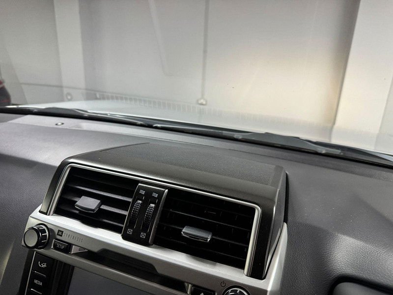 Toyota Land Cruiser 3.0 D-4D Invincible Auto 4WD Euro 5 5dr (7 Seats) 5dr Automatic 2025