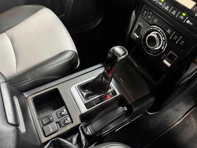 Toyota Land Cruiser 3.0 D-4D Invincible Auto 4WD Euro 5 5dr (7 Seats) 5dr Automatic 2025