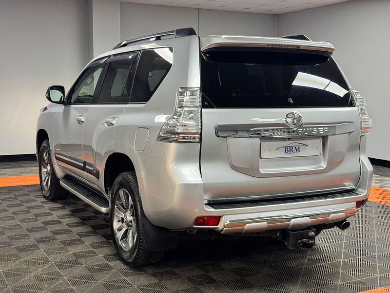 Toyota Land Cruiser 3.0 D-4D Invincible Auto 4WD Euro 5 5dr (7 Seats) 5dr Automatic 2025