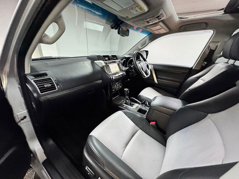 Toyota Land Cruiser 3.0 D-4D Invincible Auto 4WD Euro 5 5dr (7 Seats) 5dr Automatic 2025