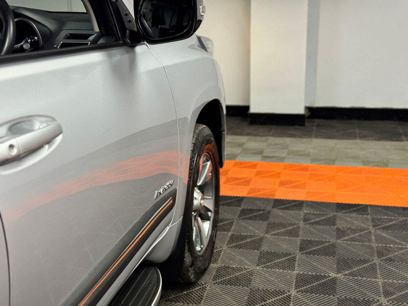 Toyota Land Cruiser 3.0 D-4D Invincible Auto 4WD Euro 5 5dr (7 Seats) 5dr Automatic 2025