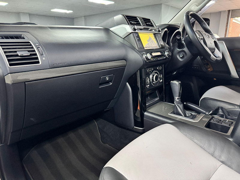 Toyota Land Cruiser 3.0 D-4D Invincible Auto 4WD Euro 5 5dr (7 Seats) 5dr Automatic 2025