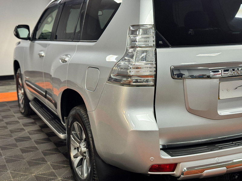 Toyota Land Cruiser 3.0 D-4D Invincible Auto 4WD Euro 5 5dr (7 Seats) 5dr Automatic 2025