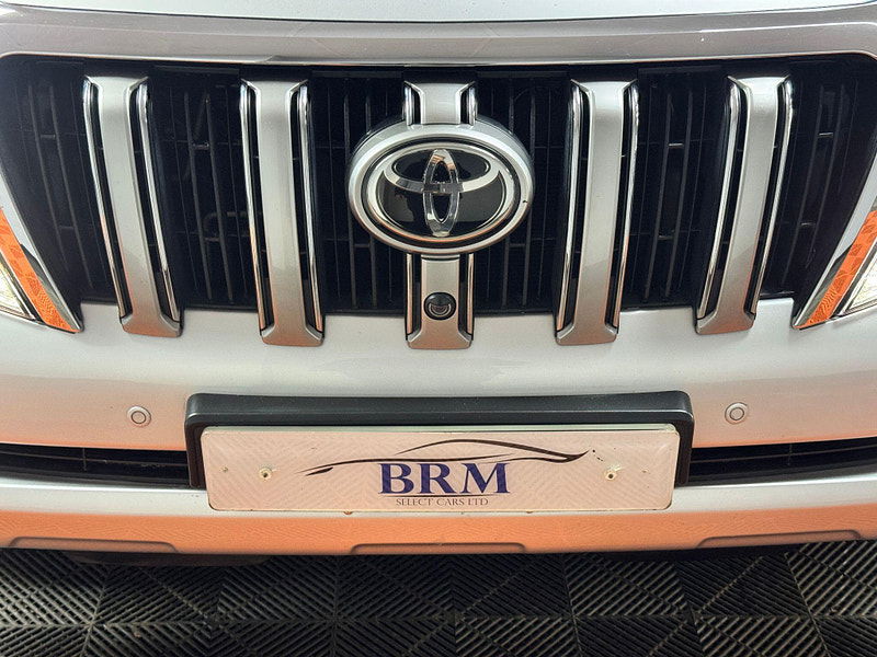 Toyota Land Cruiser 3.0 D-4D Invincible Auto 4WD Euro 5 5dr (7 Seats) 5dr Automatic 2025