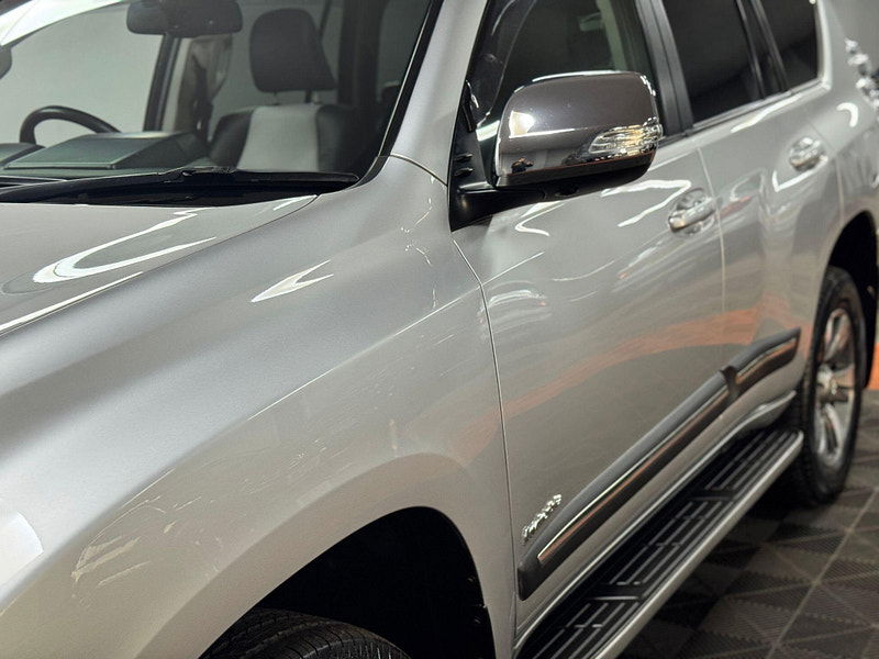 Toyota Land Cruiser 3.0 D-4D Invincible Auto 4WD Euro 5 5dr (7 Seats) 5dr Automatic 2025