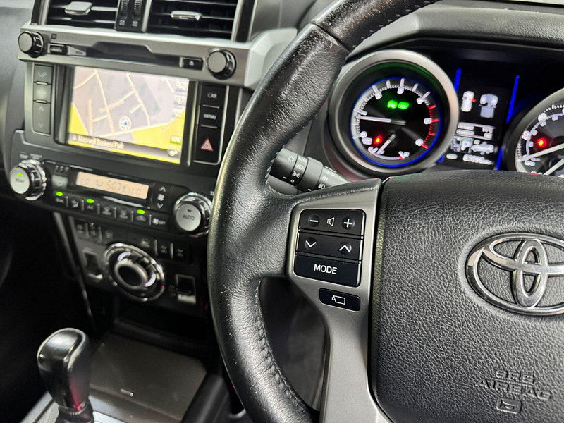 Toyota Land Cruiser 3.0 D-4D Invincible Auto 4WD Euro 5 5dr (7 Seats) 5dr Automatic 2025