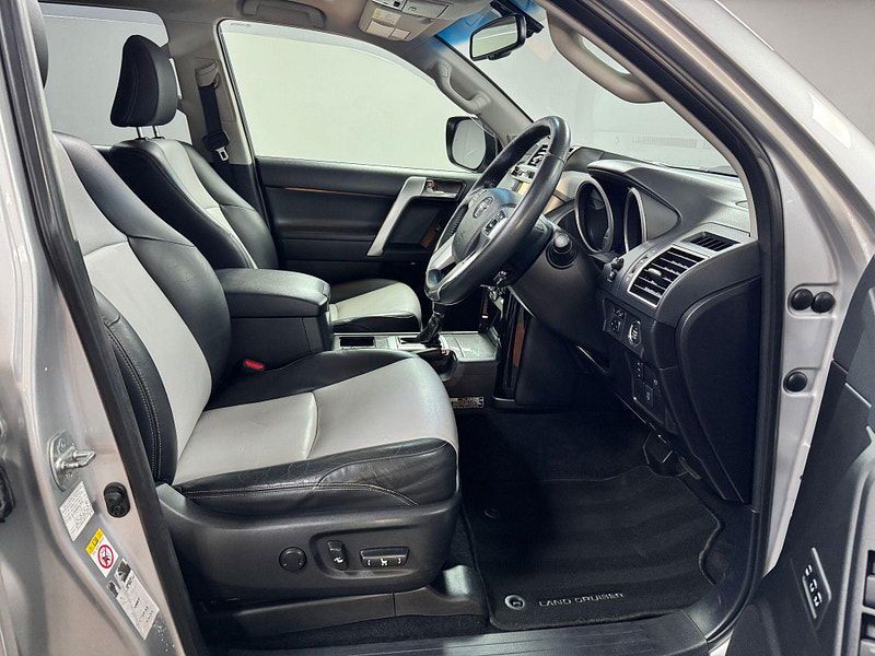 Toyota Land Cruiser 3.0 D-4D Invincible Auto 4WD Euro 5 5dr (7 Seats) 5dr Automatic 2025