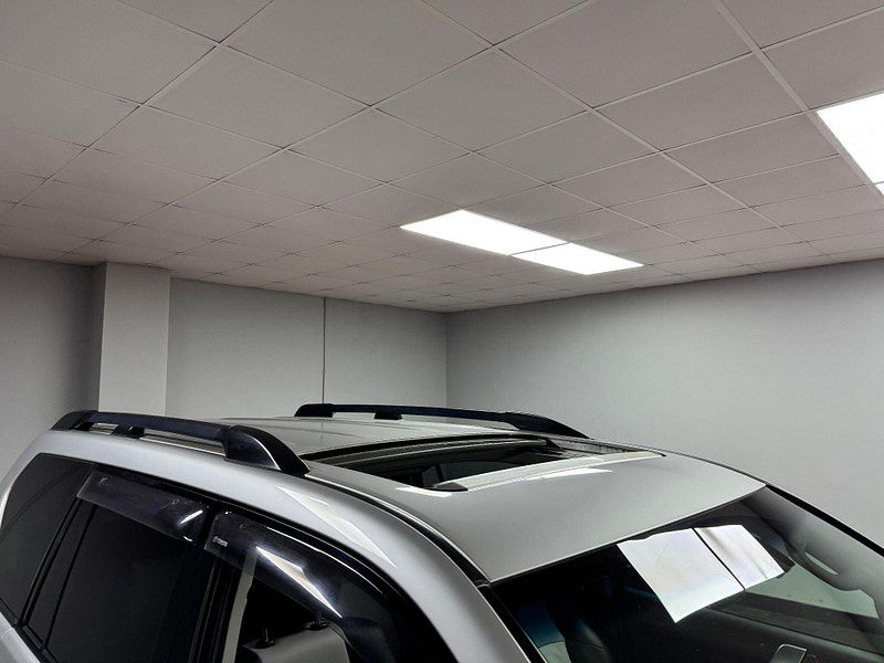 Toyota Land Cruiser 3.0 D-4D Invincible Auto 4WD Euro 5 5dr (7 Seats) 5dr Automatic 2025