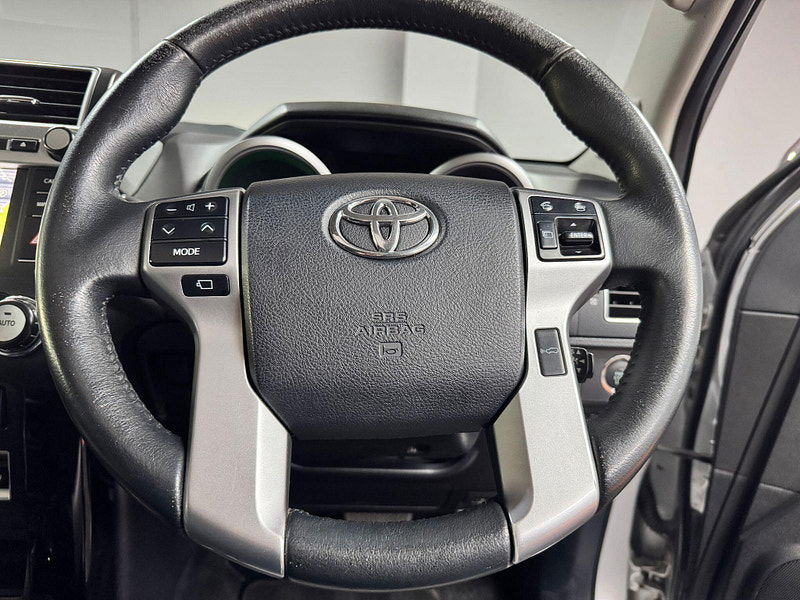 Toyota Land Cruiser 3.0 D-4D Invincible Auto 4WD Euro 5 5dr (7 Seats) 5dr Automatic 2025